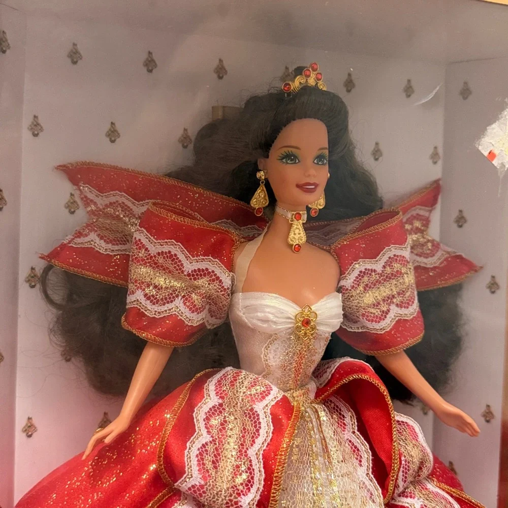 Barbie x Hallmark 1997 Holiday Doll - Picture 2 of 4